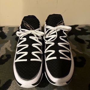 Nike Lebron 17 Low Xvii Men's White 7 Black Tennis Shoes Size 13